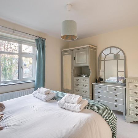 Comfortable Home In Wandsworth Лондон Екстериор снимка