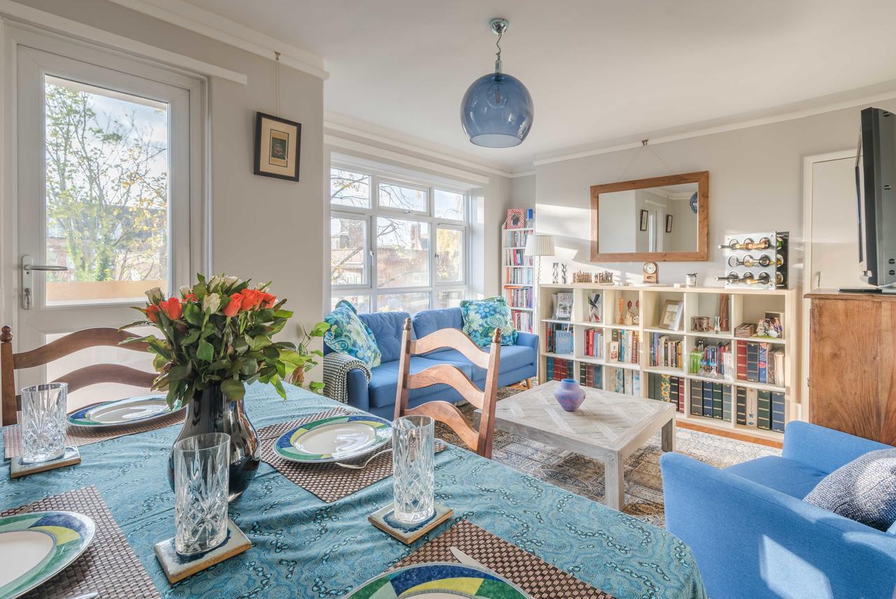 Comfortable Home In Wandsworth Лондон Екстериор снимка