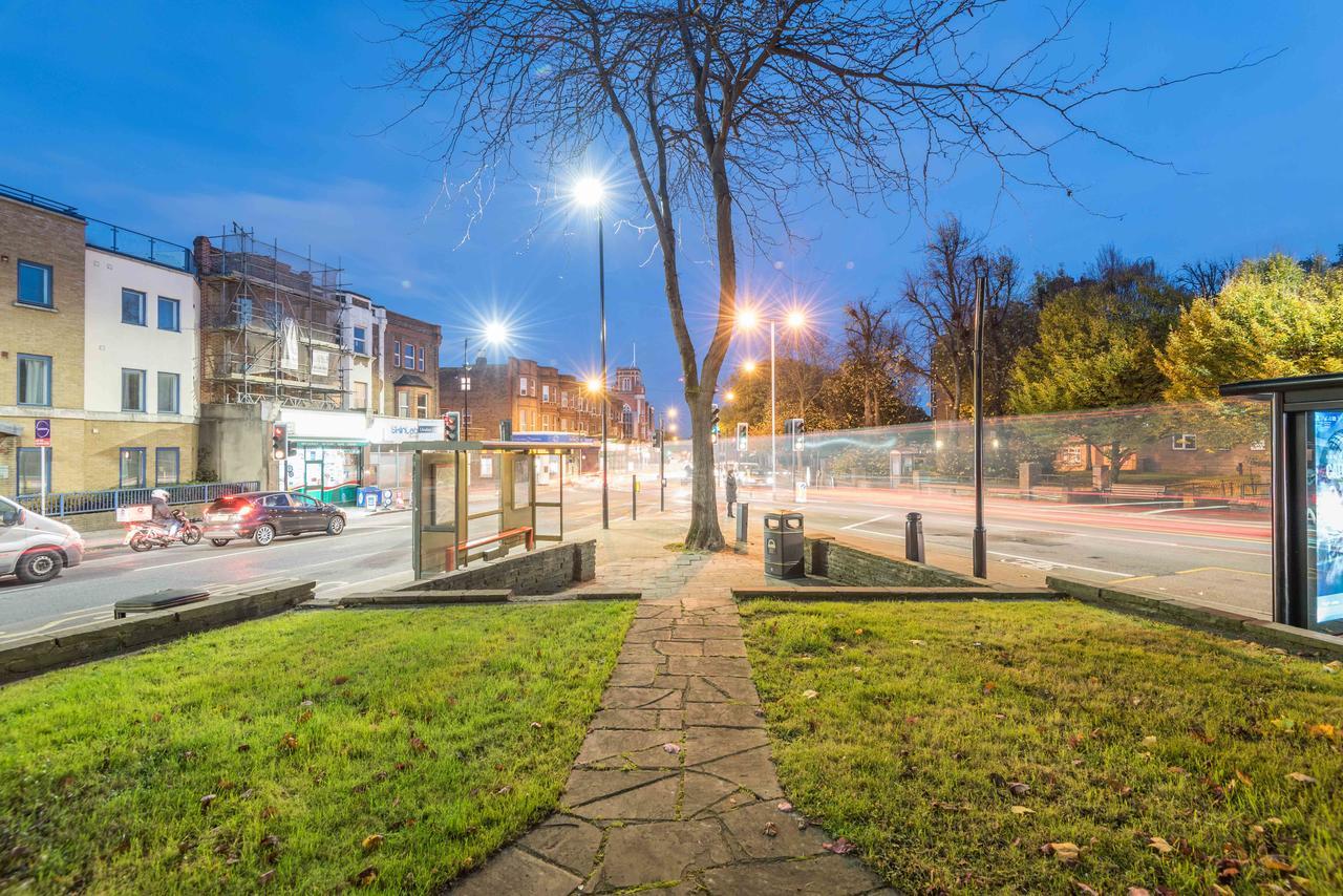 Comfortable Home In Wandsworth Лондон Екстериор снимка